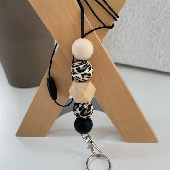 Bracelet Keychain Silicone Wood Beads/Lanyard Teacher Badge Holder Gift Set - Picture 7 of 7